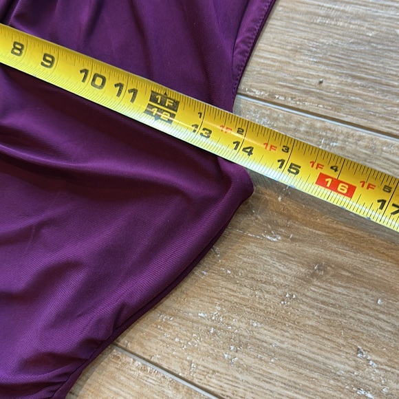 NWOT WHBM Wine Colored Sleeveless Shell with jeweled button Size XXS - Picture 7 of 9